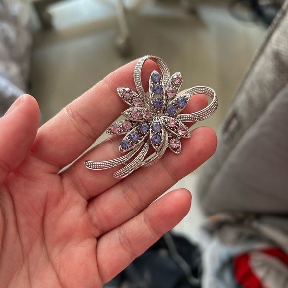 Jewelry - 4/$50 wedding Elegant Pink and Purple Floral Brooch mother of the bride 💜